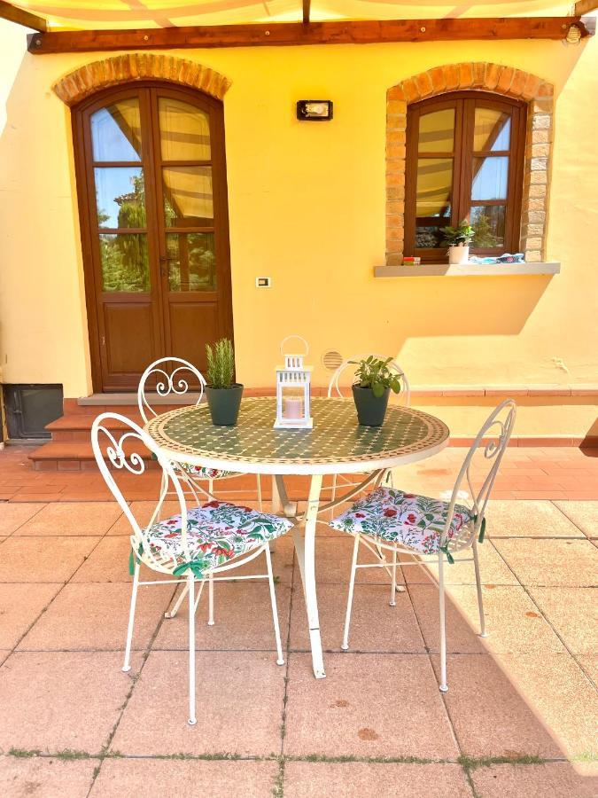 Casa Vacanza Villaggio Poggio Rosso Arezzo Eksteriør bilde