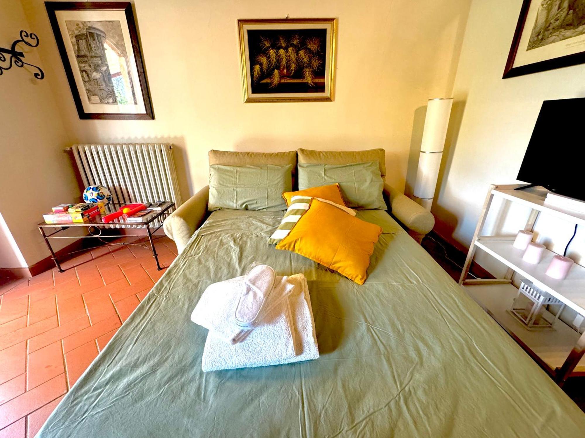 Casa Vacanza Villaggio Poggio Rosso Arezzo Eksteriør bilde